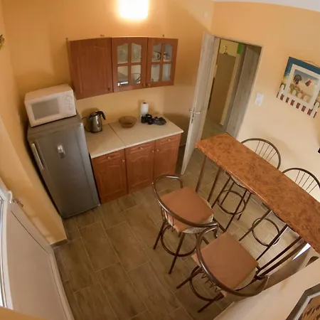 Mueller's 2 Apartment