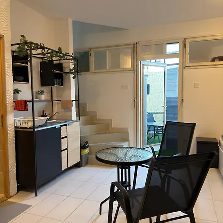 Mueller's 2 Apartment