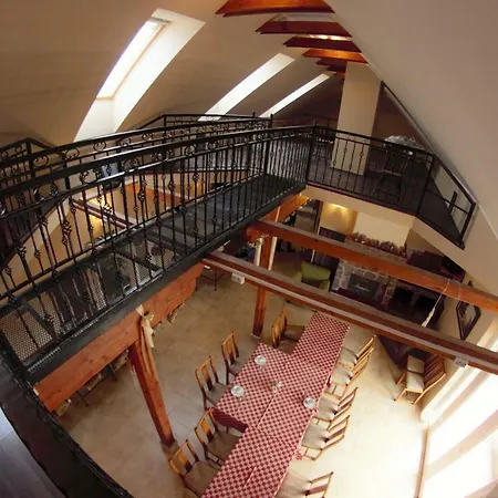 Mueller's 2 Apartment