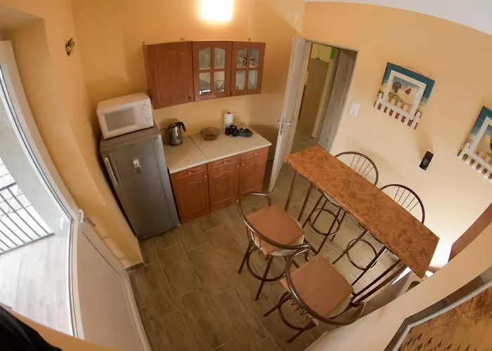 Mueller's 2 Apartment